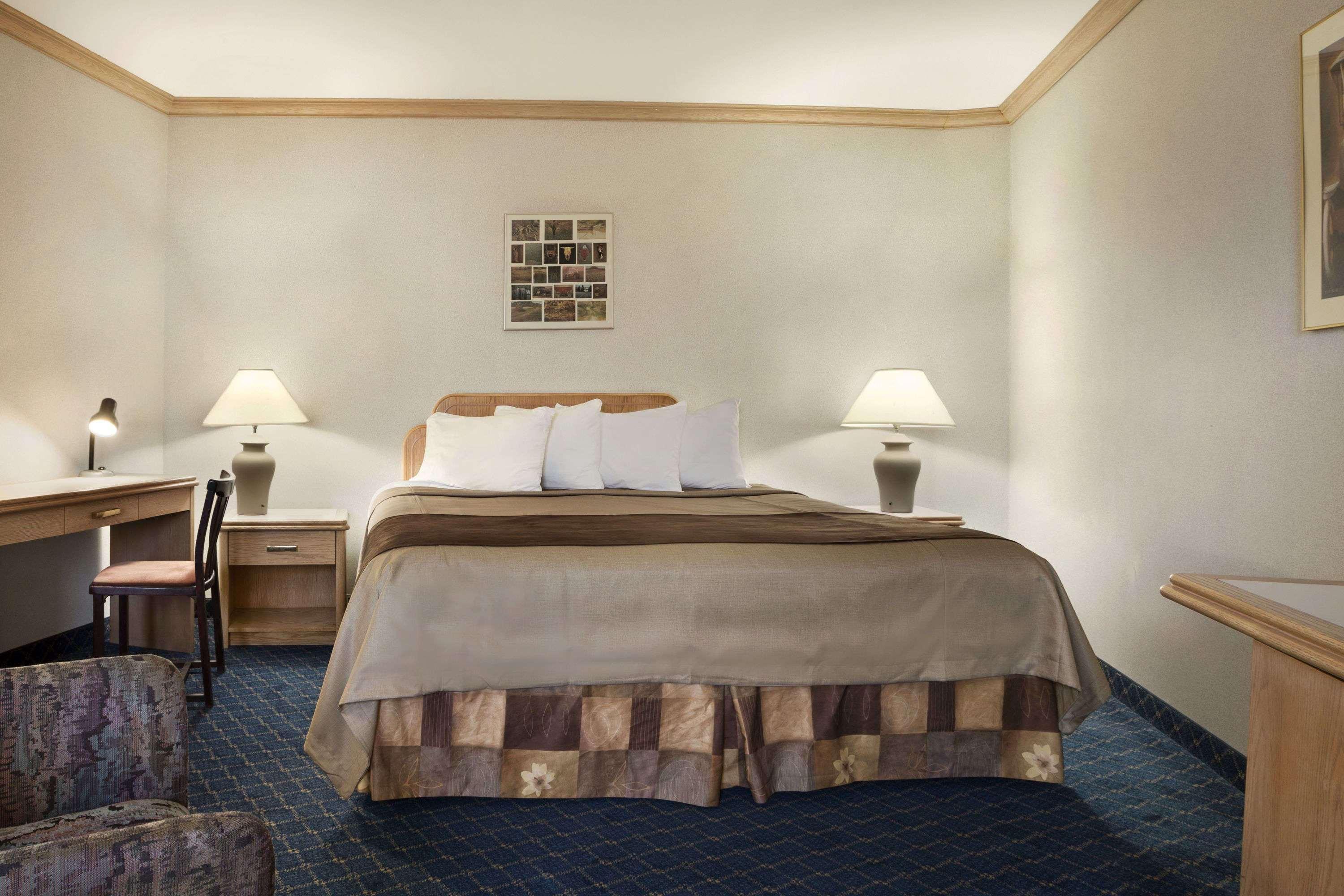 Travelodge By Wyndham Chatham Chatham-Kent Exterior foto