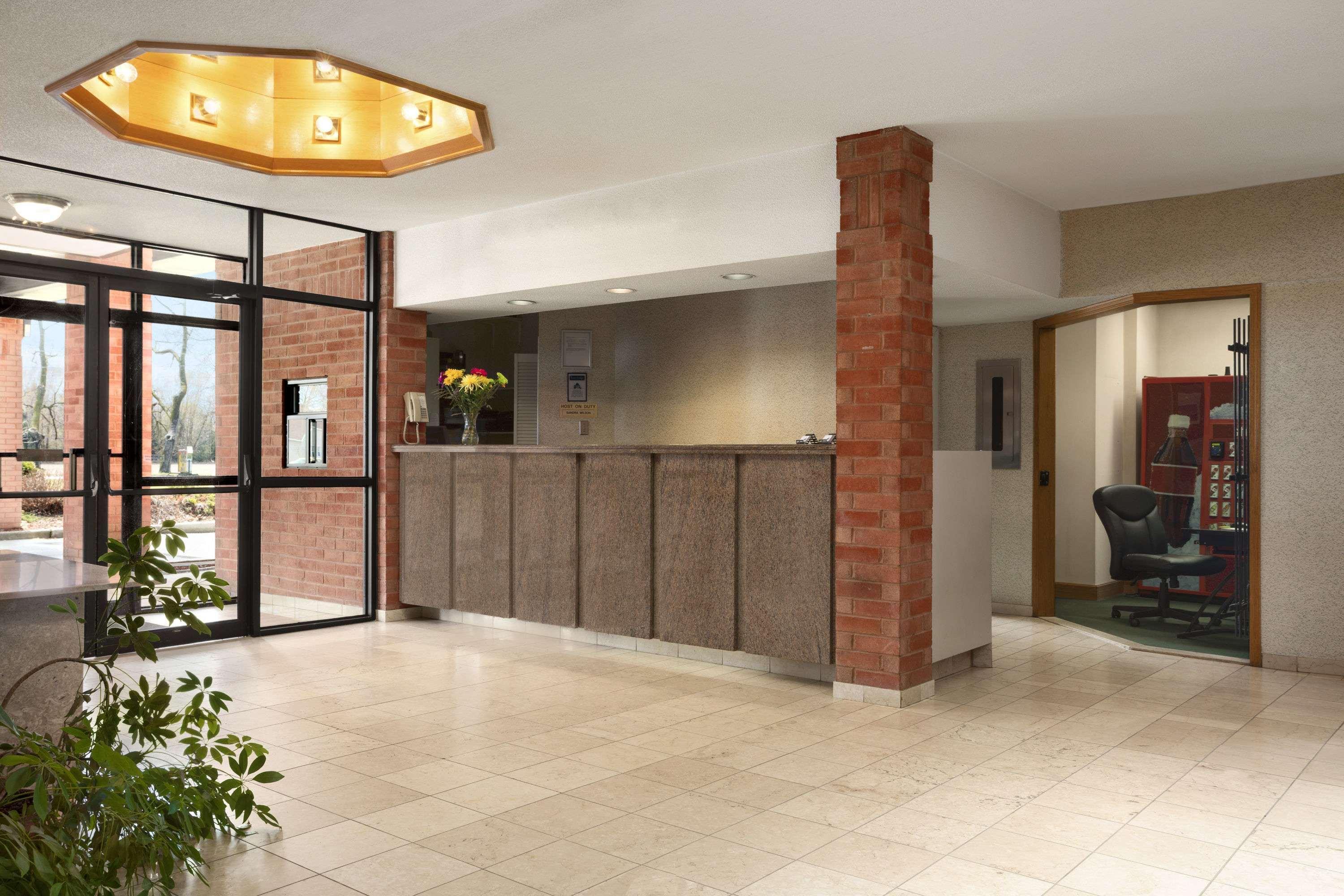 Travelodge By Wyndham Chatham Chatham-Kent Exterior foto