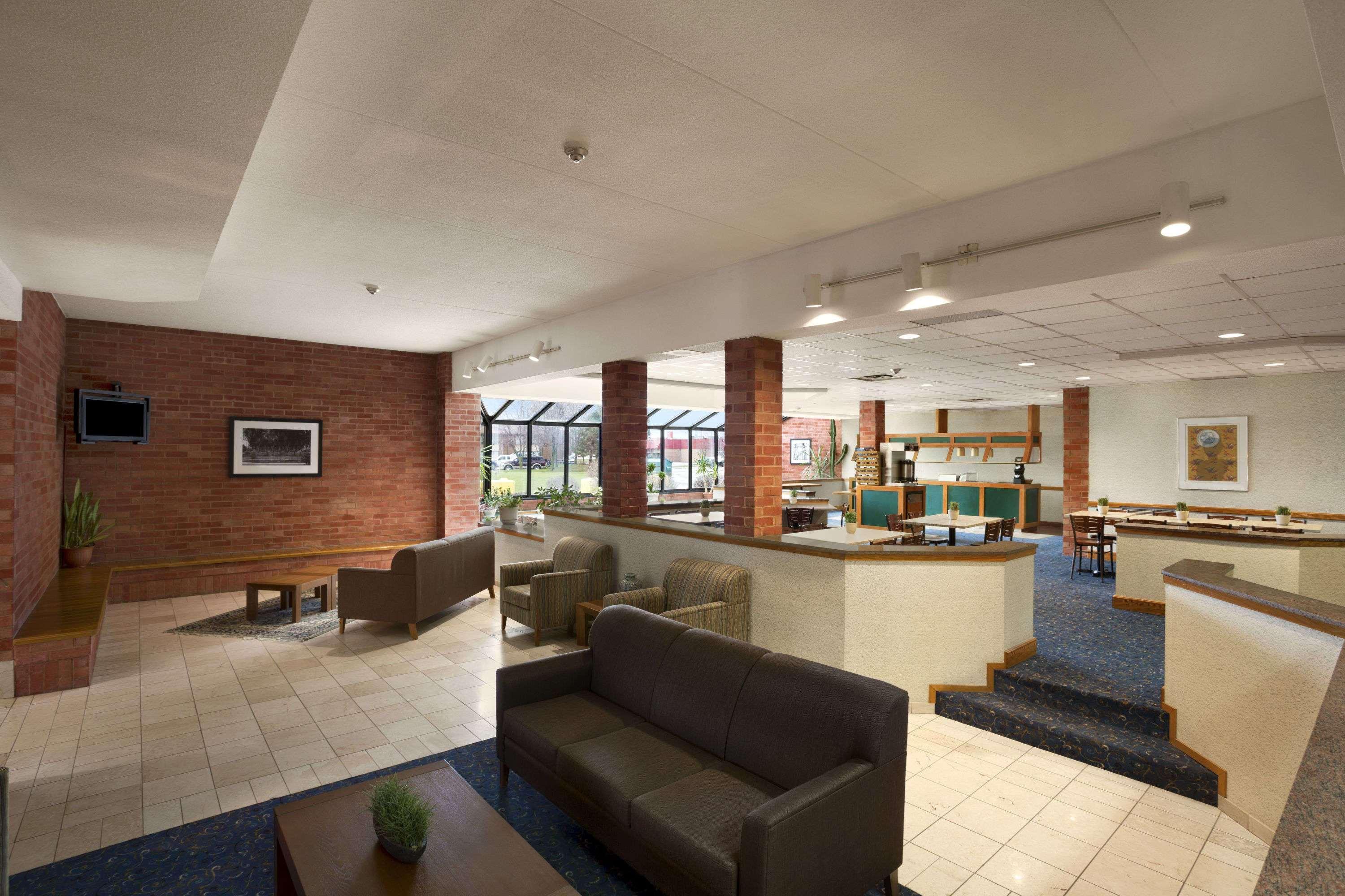 Travelodge By Wyndham Chatham Chatham-Kent Exterior foto