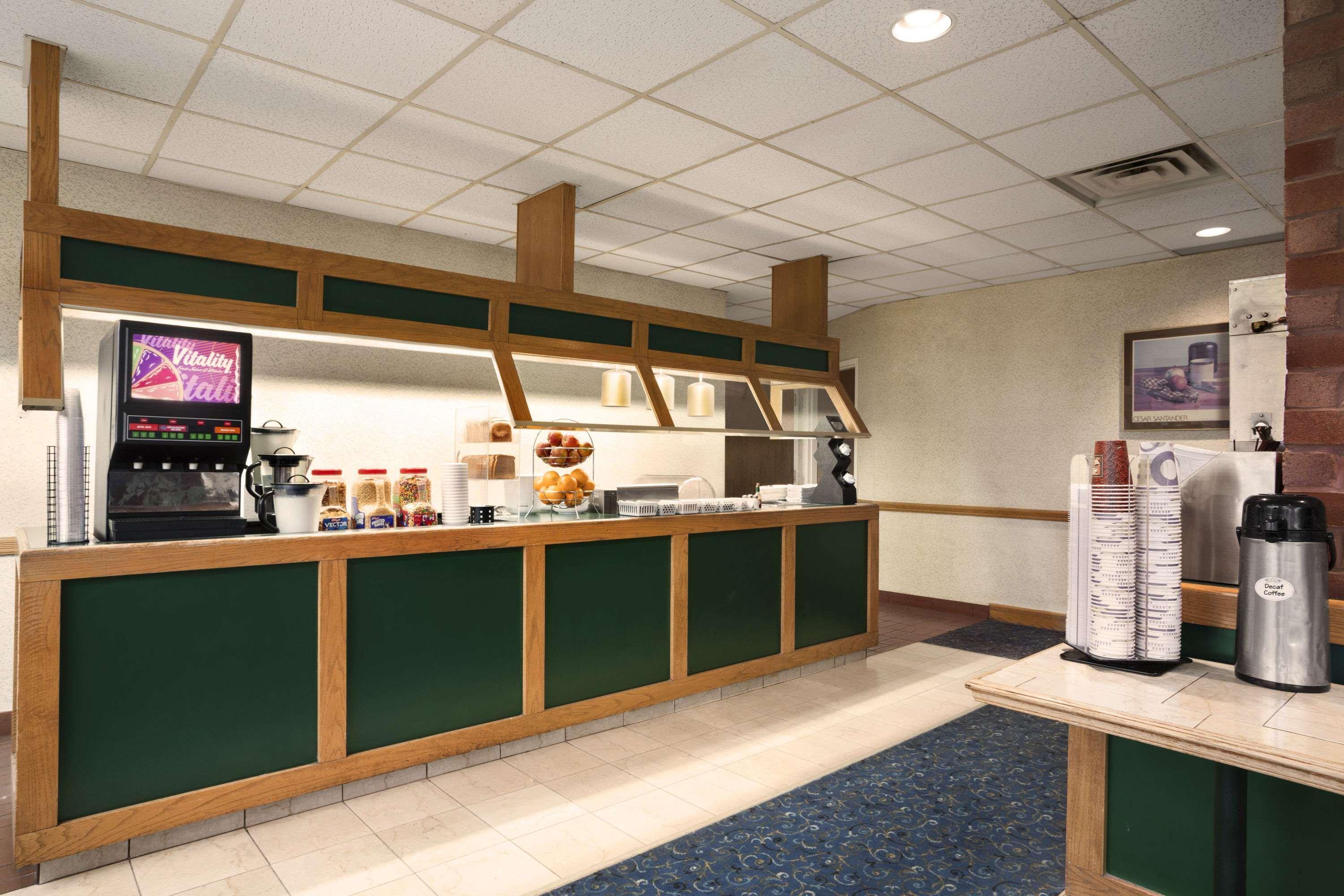 Travelodge By Wyndham Chatham Chatham-Kent Exterior foto